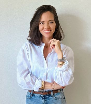 Portrait of Lisa Sloan, Executive Assistant.